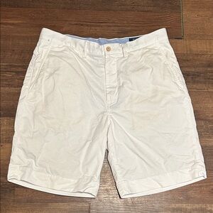 Ralph Lauren Men's White Flat Front Shorts - Stretch Classic Fit 32